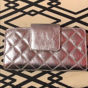 Silver genuine leather Buxton wallet NWOT